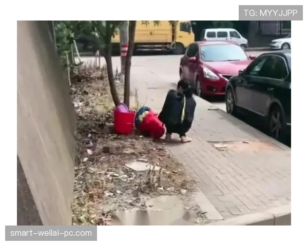 张帅训练完直接蹲路边啃煎饼，这自律和接地气谁懂啊